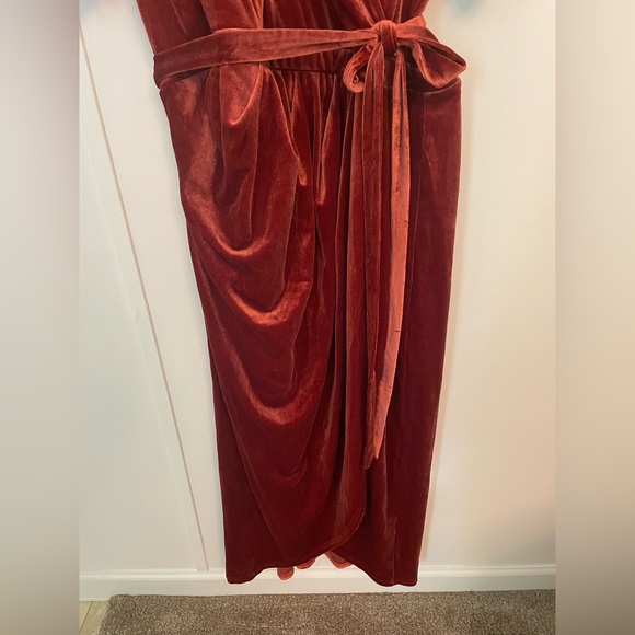 Ivy City Co Orange Velvet Midi Wrap Dress  with Flutter Sleeves Size 2x - Picture 4 of 6